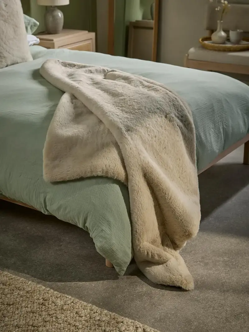 Cosy Luxe Faux Fur Throw - Cream