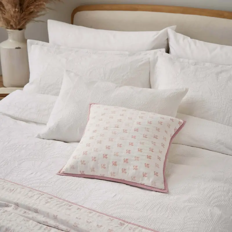 Murmur Iris Super Kingsize Duvet Cover White